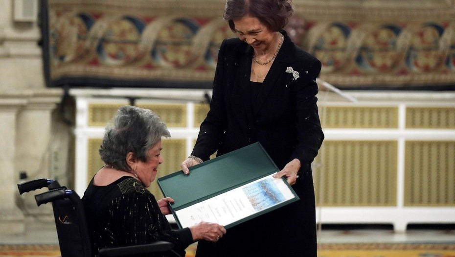 Claribel Alegría recibió a sus 93 años el premio Reina Sofía. Foto: Tomada de EFE