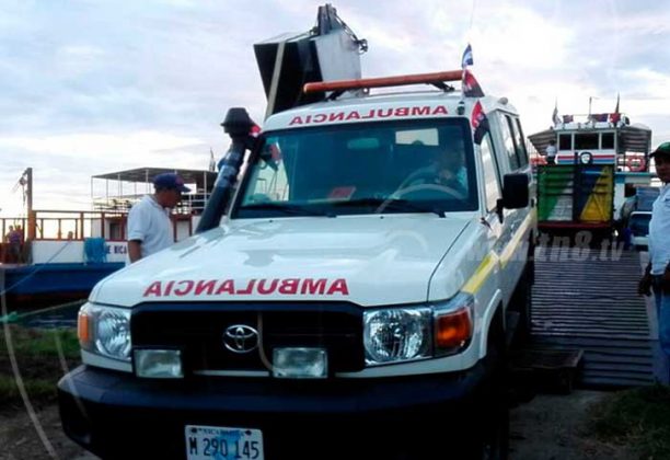 FSLN politiza entrega de ambulancias