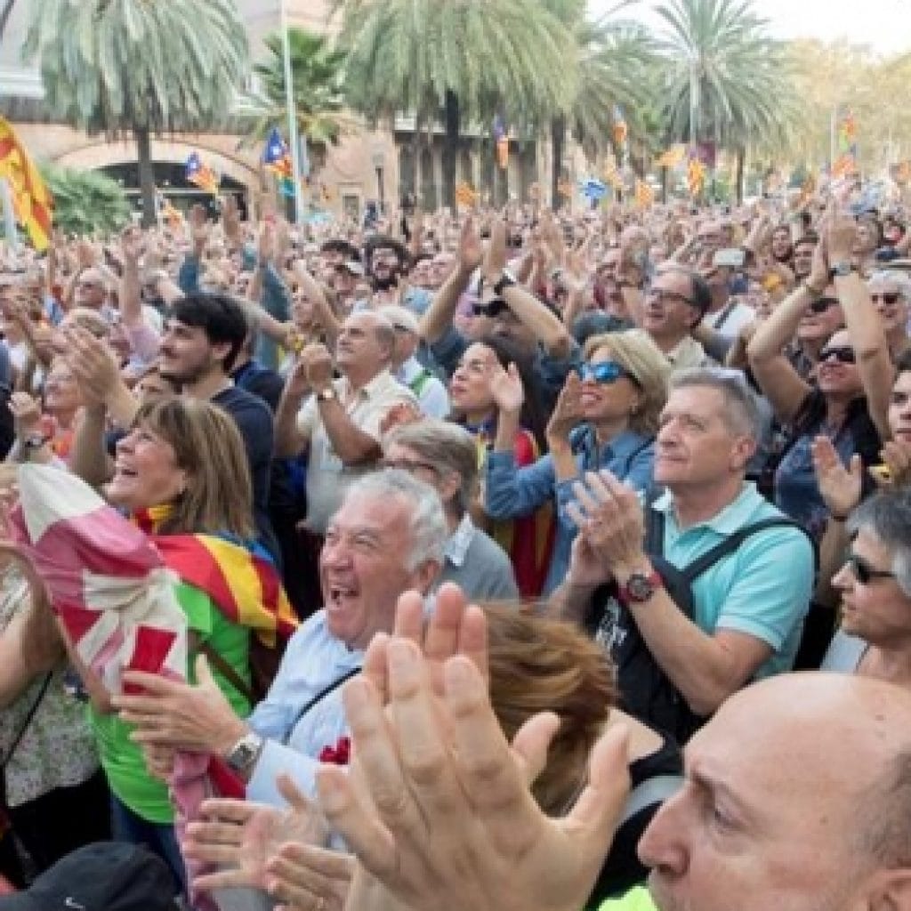 Cataluña se declara independiente