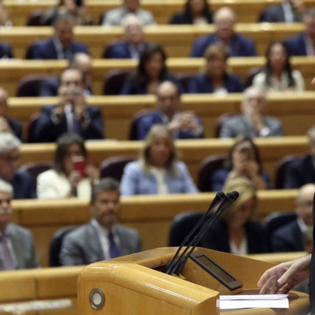 Rajoy elimina el Parlamento catalán y convoca a elecciones