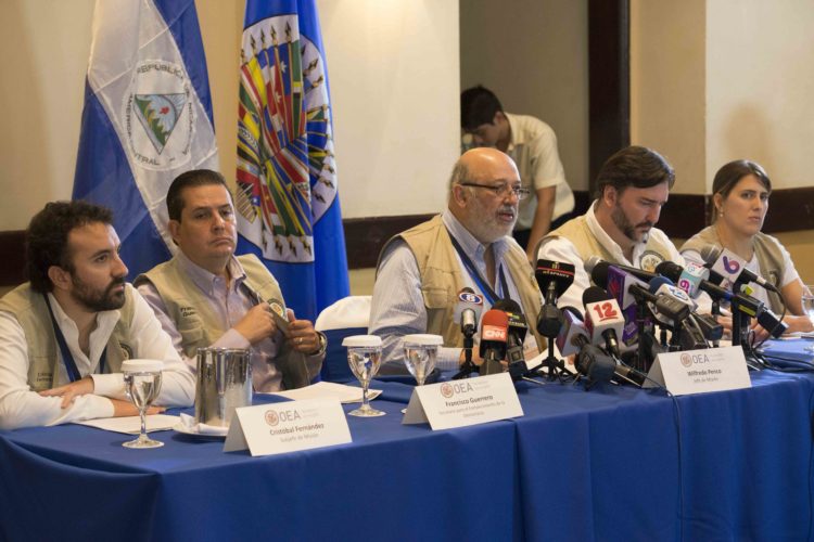 Wilfredo Penco presenta informe preliminar de la misión de observación electoral de la OEA. Foto: La Prensa.