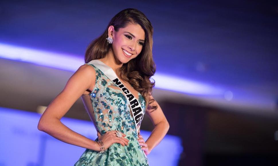 Nicaragua en la competencia preliminar del Miss Universo en la pasarela de traje de noche.