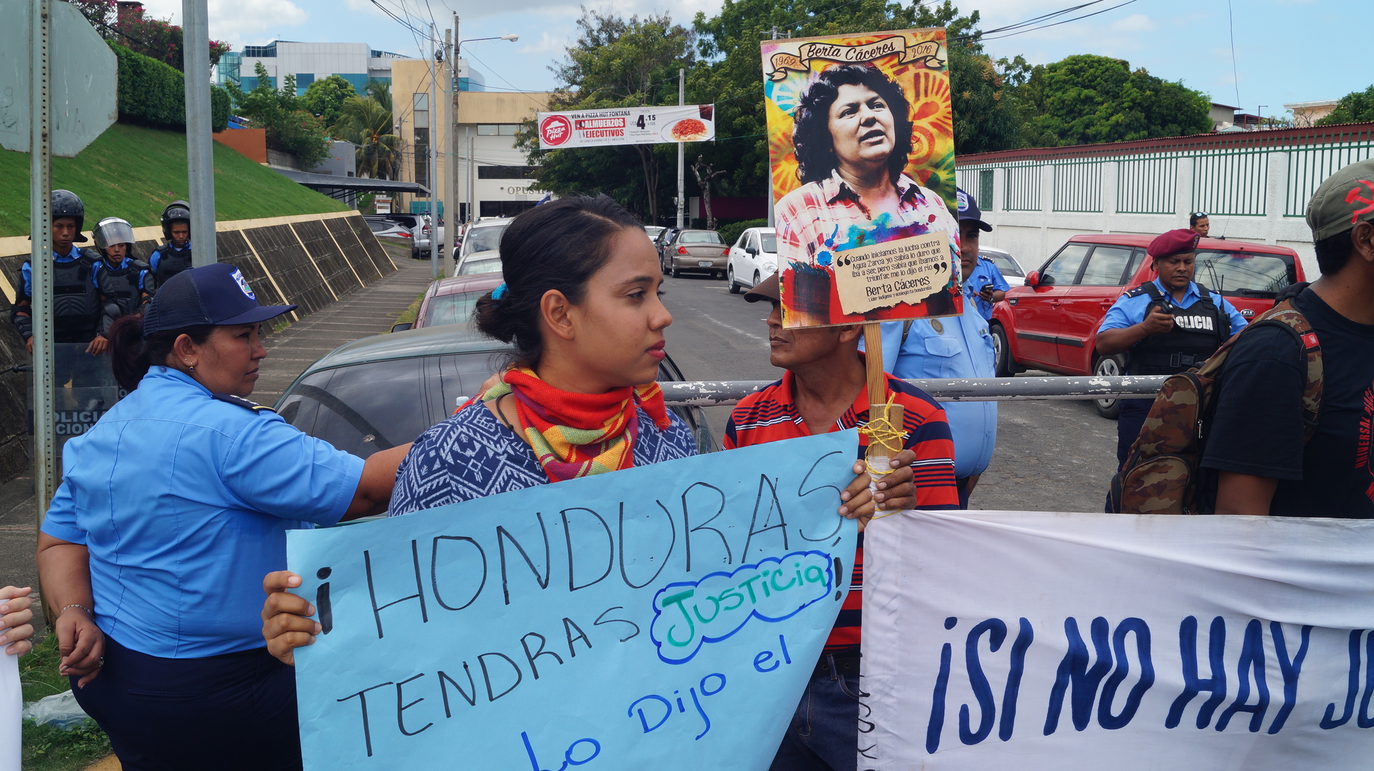 Nicaragüenses se solidarizan con hondureños y recordaron a Berta Valle.