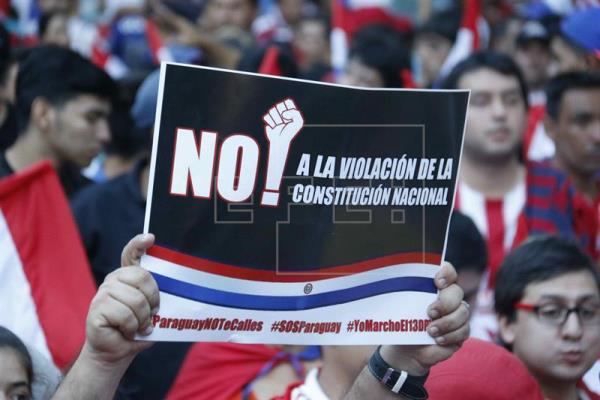 Protestas en Paraguay contra la reelección presidencial.