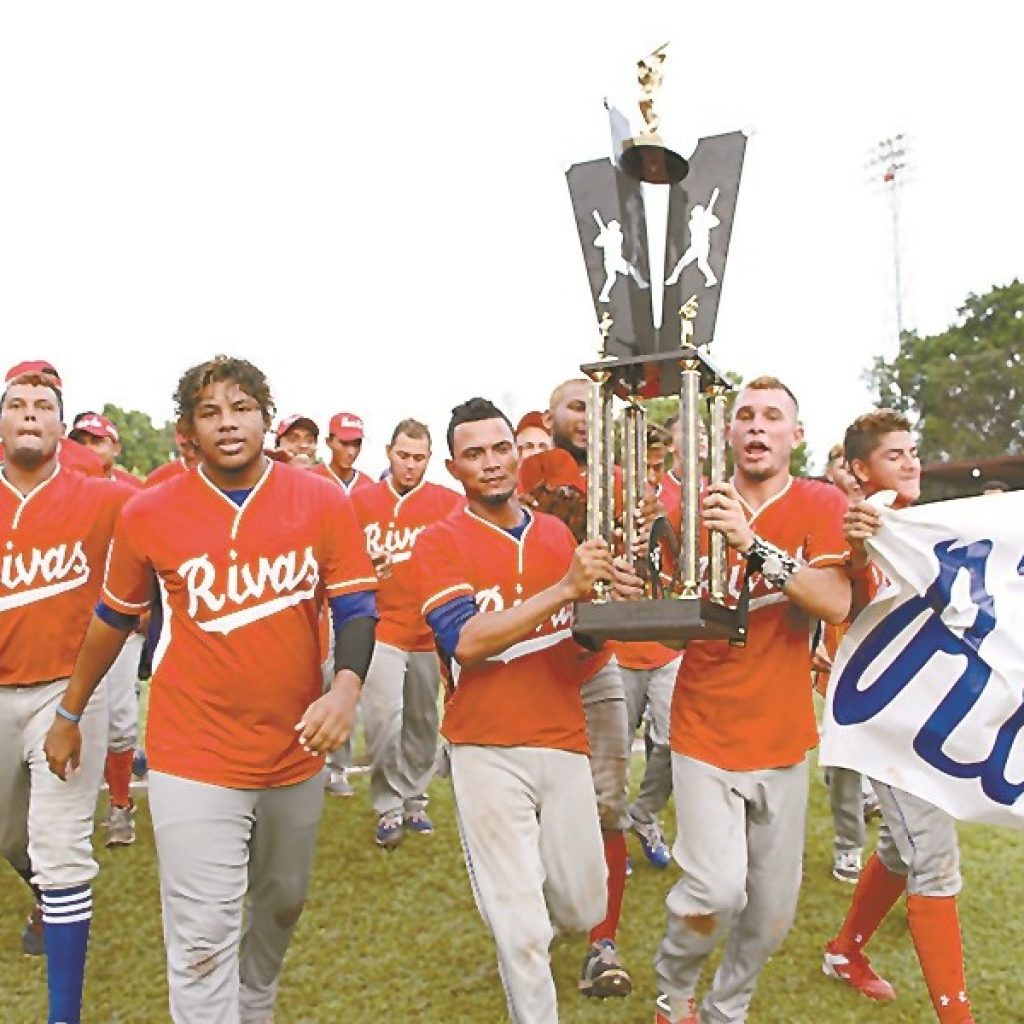 El béisbol no se detiene