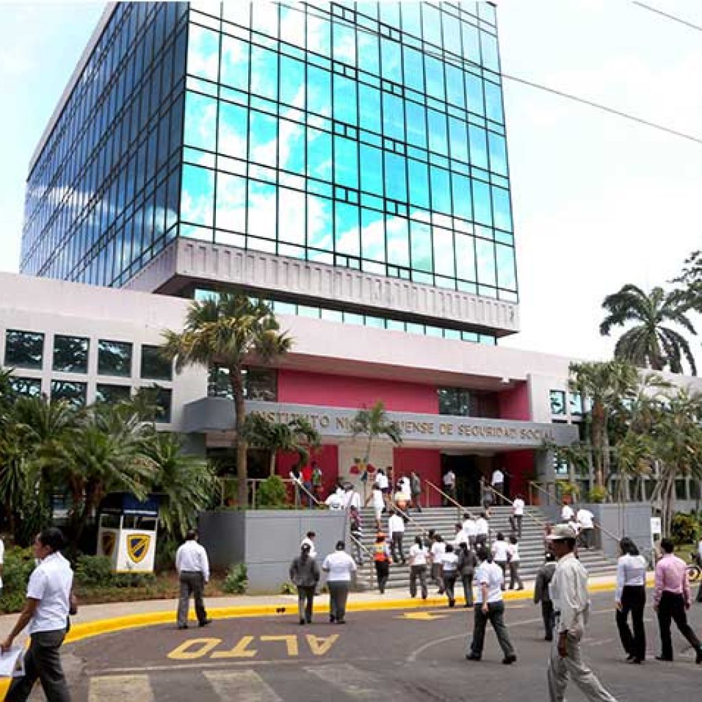 Daniel Ortega sangra a trabajadores y pensionados con reforma al Seguro Social