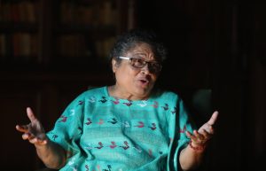Mirna Cunningham, madre de Carlos Alemán Cunningham, gobernador orteguista de la RACCN, señalado de armar turbas de la JS para sembrar el caos y quemar radio y Casa Verde de Yatama. Mirna Cunningham ha guardado silencio.