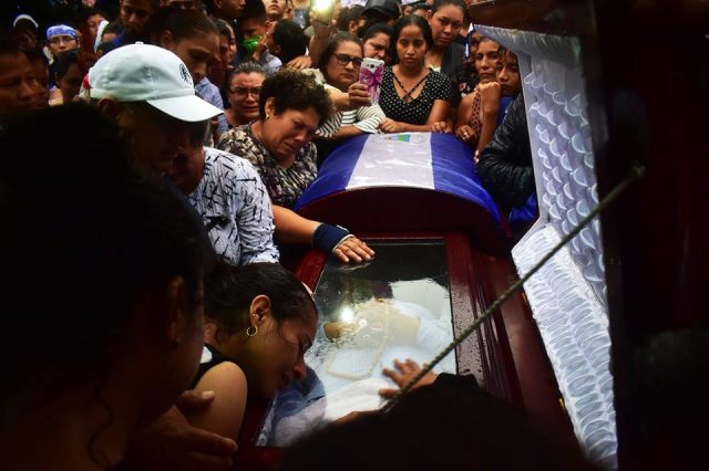 Entierro de JosÃ© Cascos asesinado por las turbas orteguistas. Foto: tomada del perfil de Heydi Salazar
