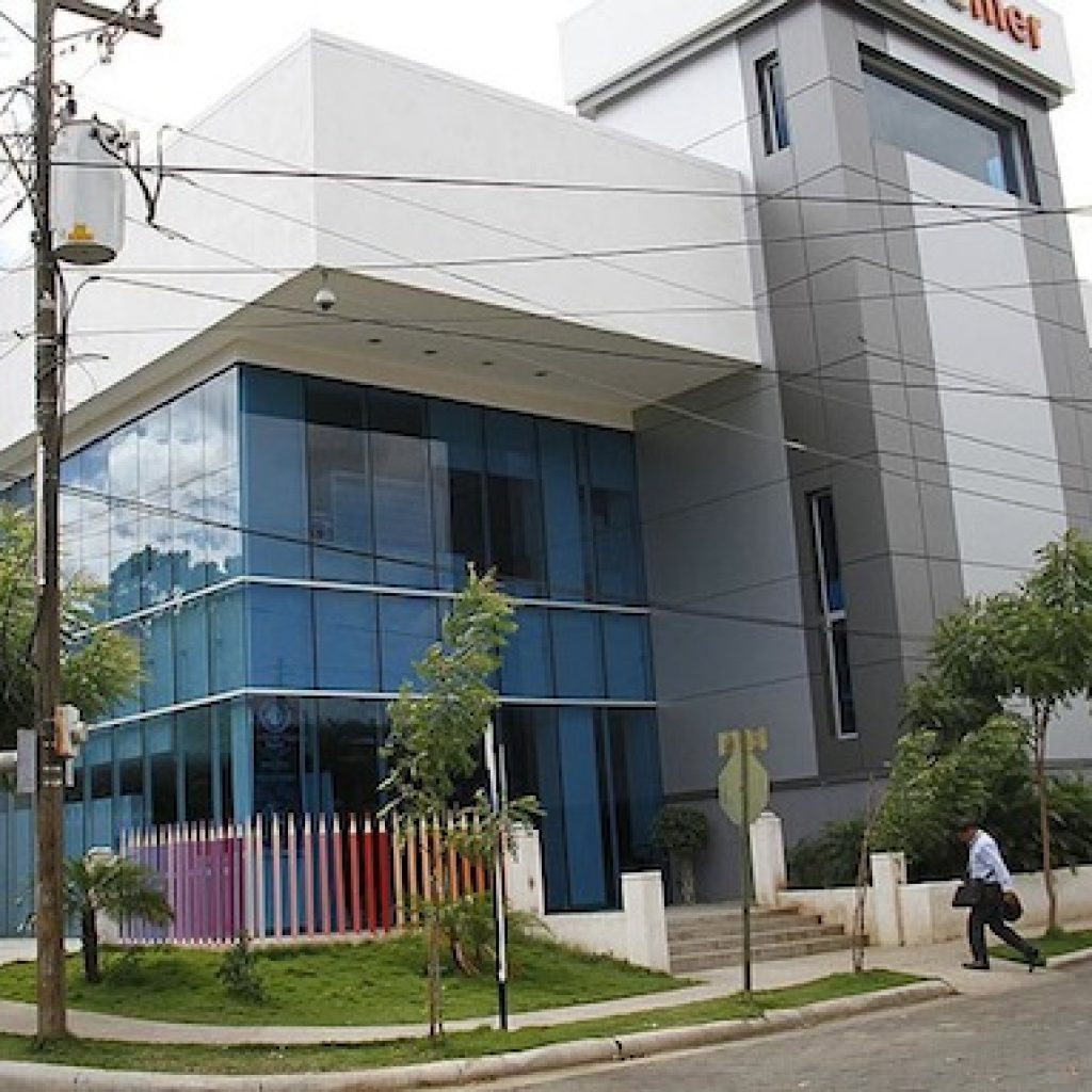 Ataque de paramilitares contra Hispamer Central deja a una trabajadora herida por impacto de bala
