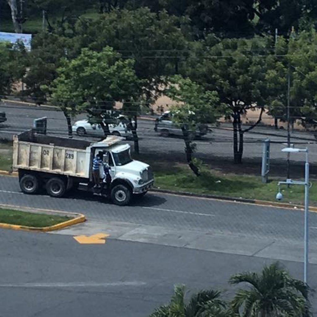 Alcaldía de Managua intenta quitar barricadas en la UNAN