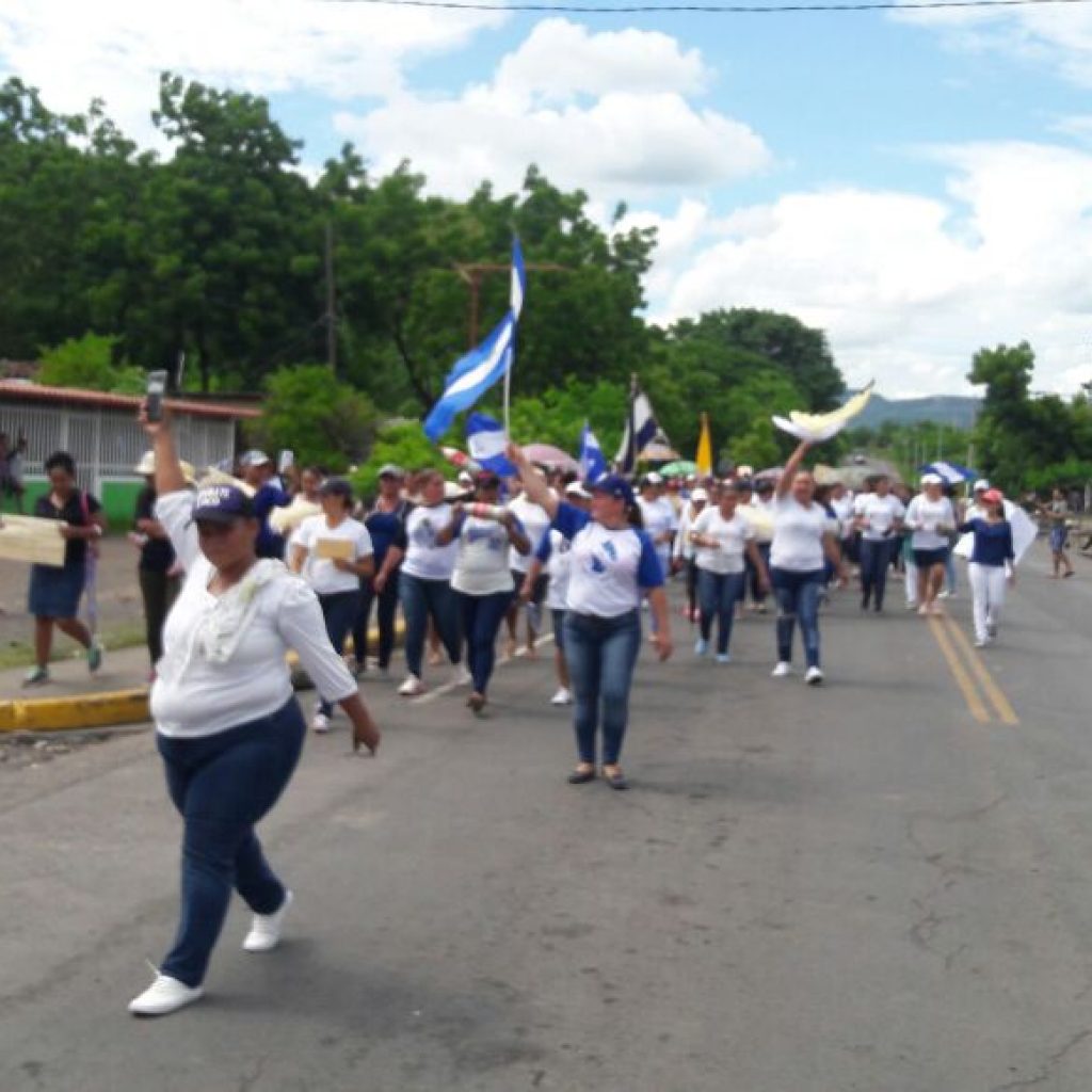 La marcha de las mujeres que corrió a los paramilitares orteguistas en Las Maderas