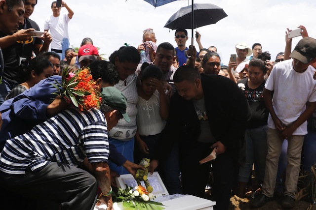 Entierro del niño que fue asesinado en las Americas I. Foto: Metro Nicaragua