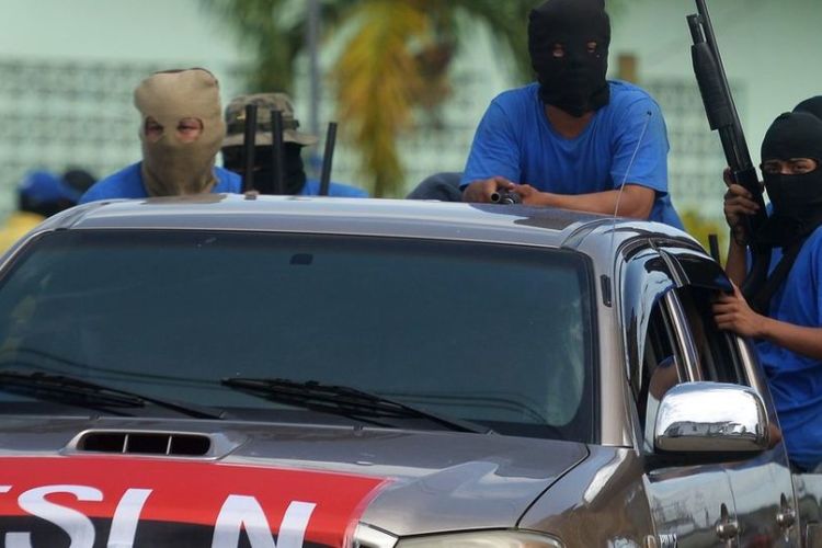 Paramilitares del régimen de Ortega, señalados de realizar detenciones ilegales. Foto: AFP