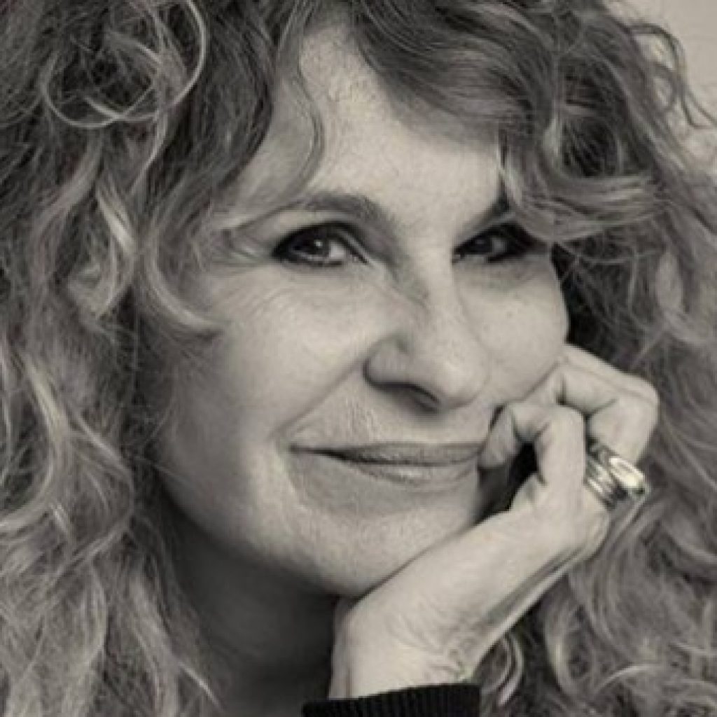 Gioconda Belli recibe premio por su compromiso con los periodistas perseguidos