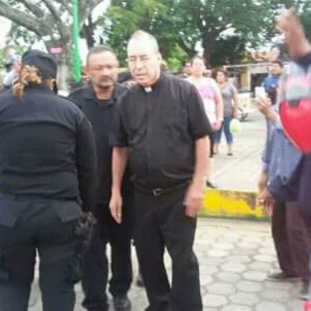 Padre Edwin Román denunció agresión policial ante la CIDH