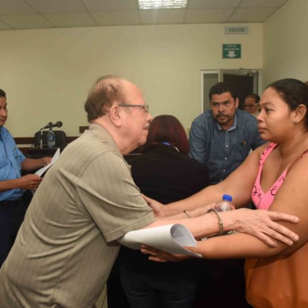 Después de seis días de prisión ilegal, juez ordena liberación del periodista Luis Sánchez Sancho, editorialista de La Prensa
