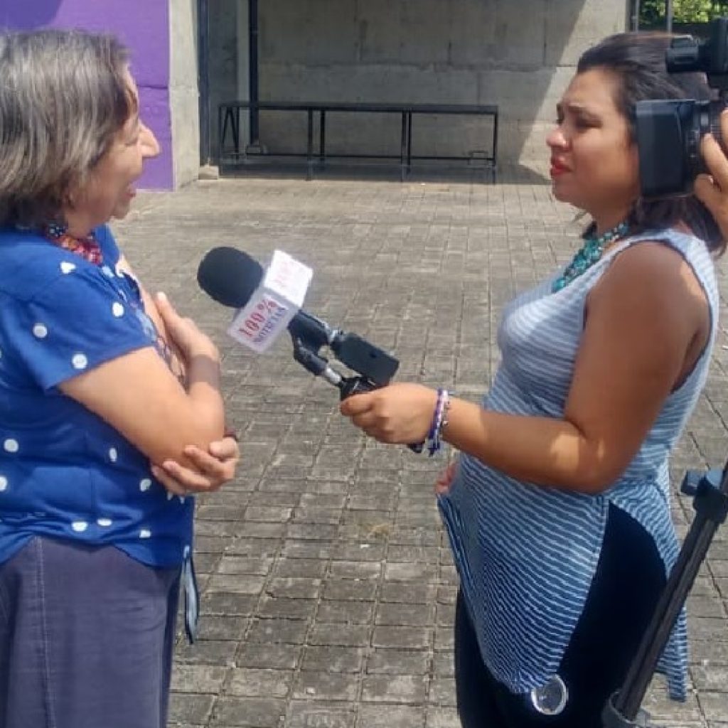 Policía orteguista amenaza a periodista Daliana Ocaña, reportera de 100% Noticias