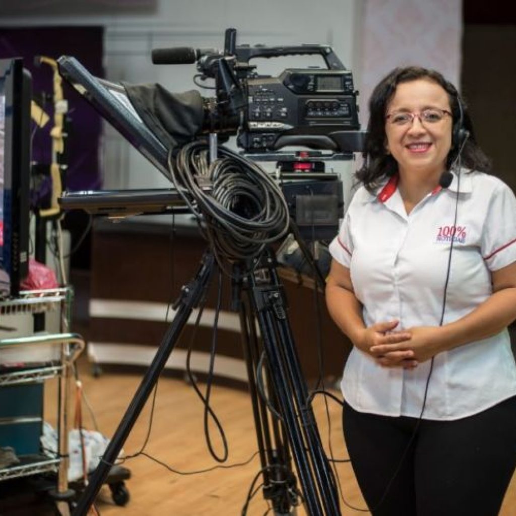 Lucía Pineda, jefa de prensa de 100% Noticias, es trasladada a los Juzgados de Managua
