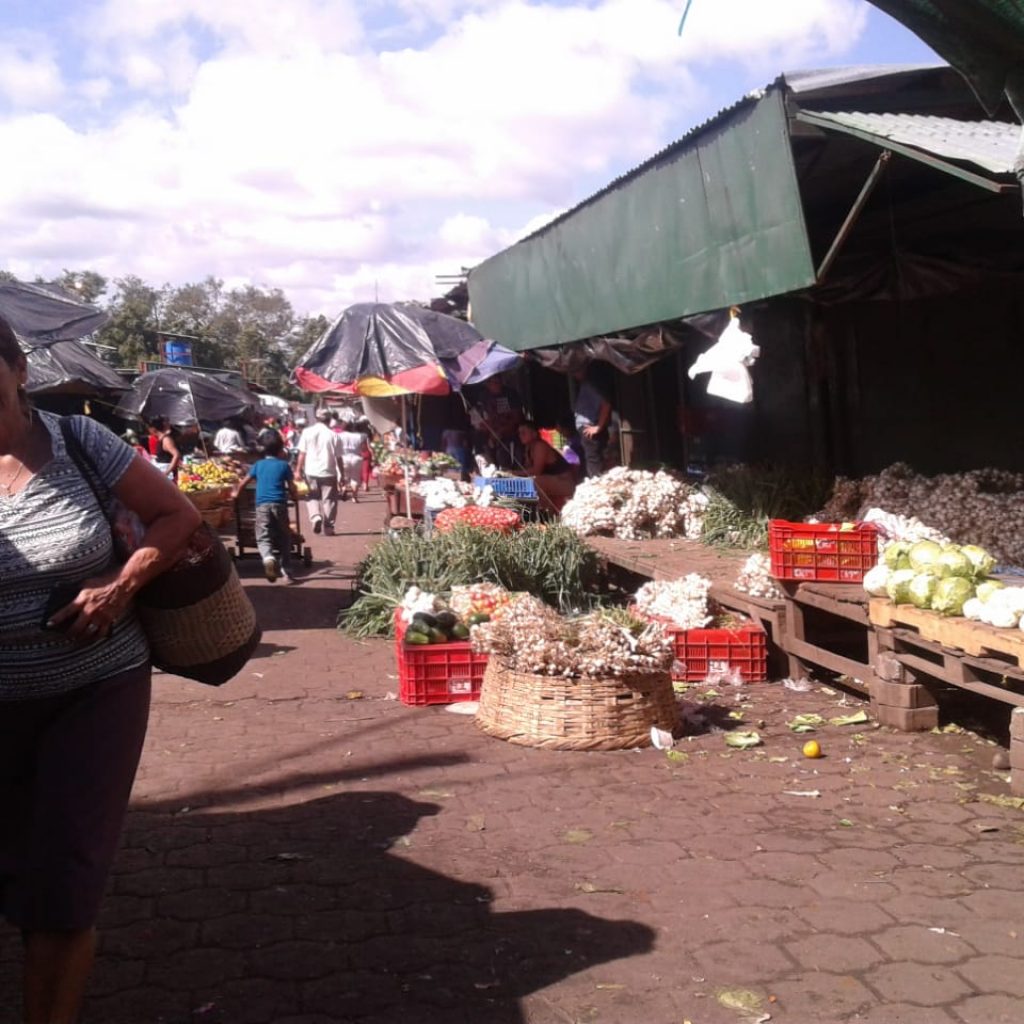 Alimentos más caros en Masaya y los compradores no llegan por falta de dinero