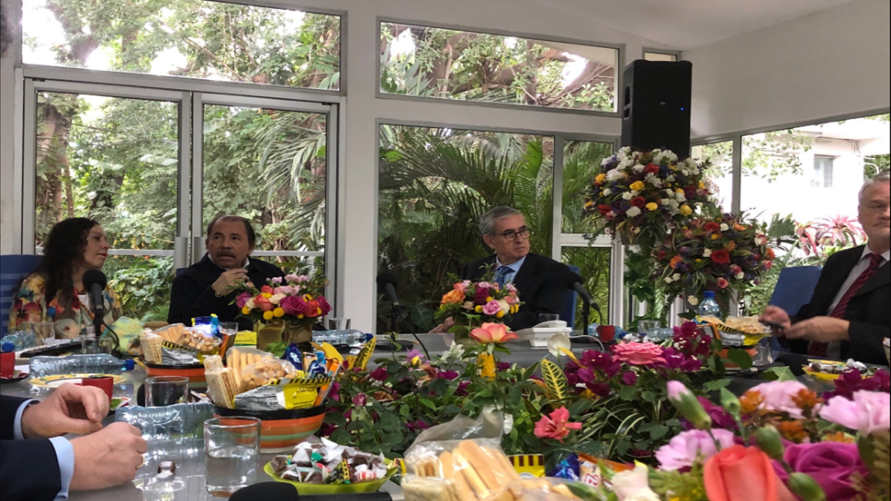Reunión de eurodiputados con Daniel Ortega y Rosario Murillo.