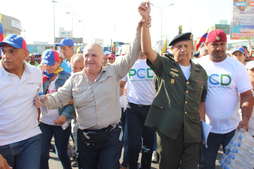 Coronel Rubén Paz Jiménez, participando en una marcha opositora.