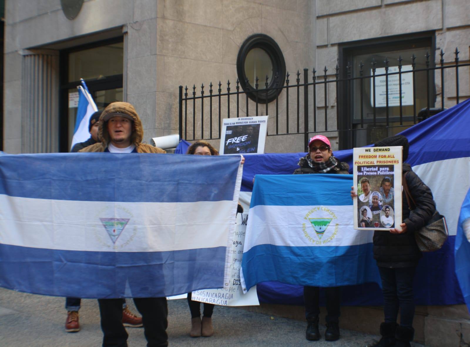 Nicas en Nueva York protestan en el consulado mexicano. Foto: Cortesía.