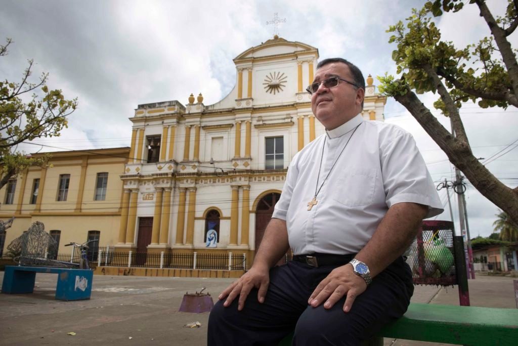 Padre Augusto Gutiérrez: “Arzobispo Brenes intenta desdramatizar” situación de sacerdotes exiliados