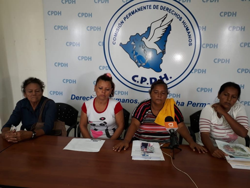 Madre de presos políticos piden al régimen libertad para sus familiares