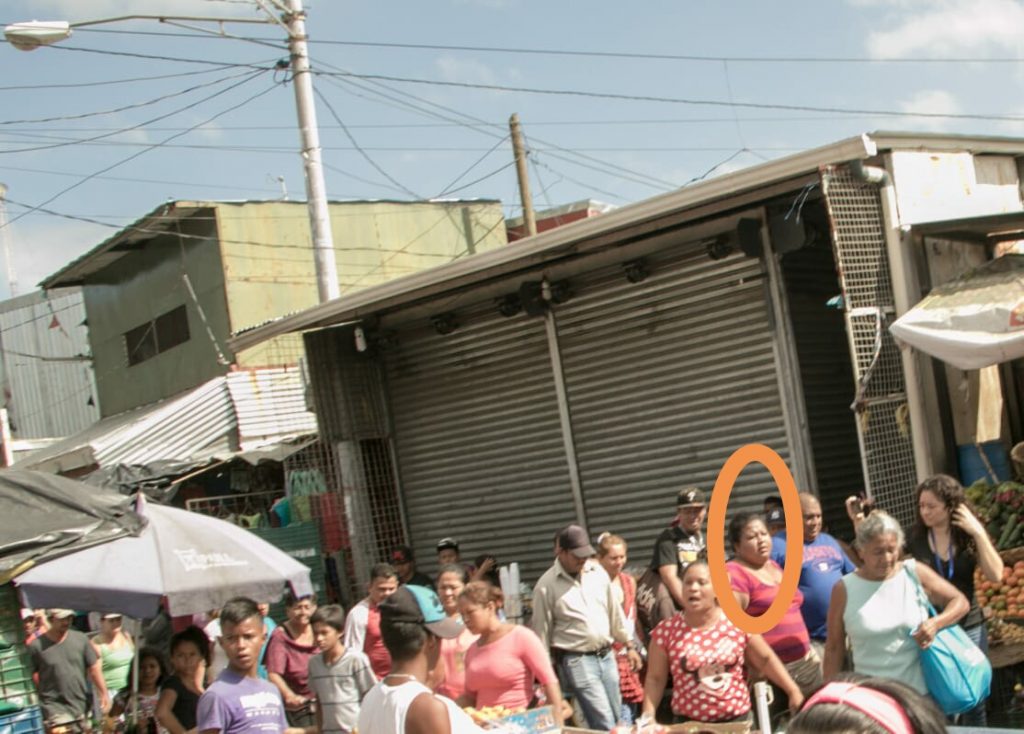 Turbas orteguistas arremeten contra periodistas dentro y fuera del Distrito I de la Policía