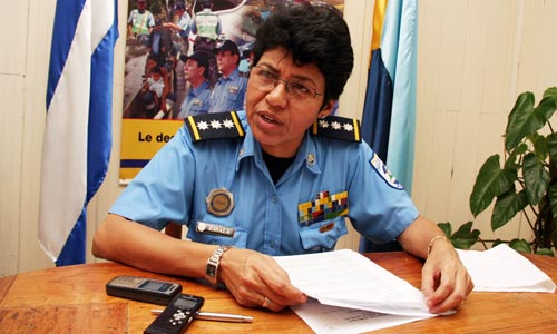 Comisionada general Glenda Zavala, exjefa de El Chipote y actualmente jefa del Laboratorio de Criminalística y Ciencias Forenses de la Policía, andaba en operativo en Estelí contra un joven azul y blanco.