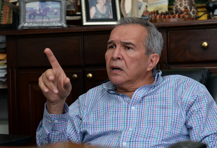 El analista político y ex embajador ante la Organización de Estados Americanos (OEA), José Luis Velázquez. Foto: La Prensa.