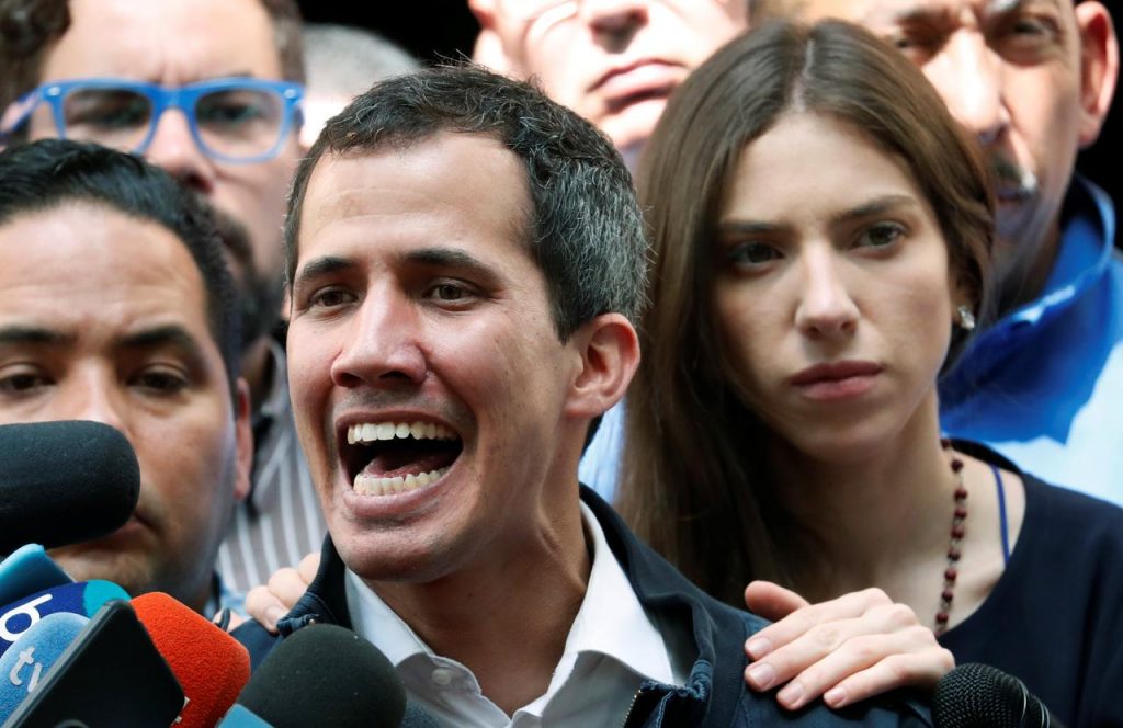 Esposa de Juan Guaidó alerta que la vida de su esposo corre peligro