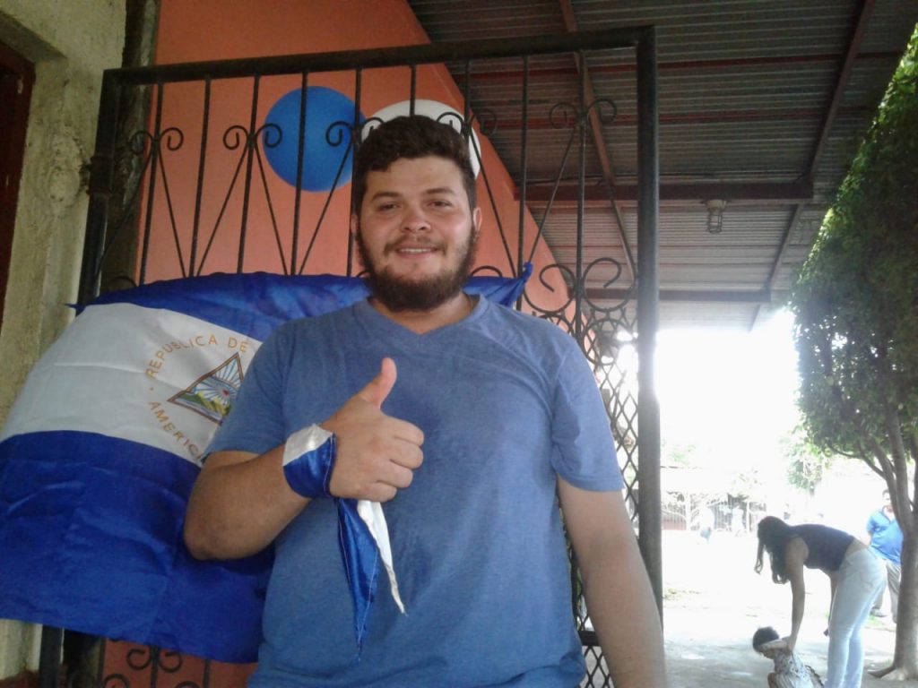Presos políticos llegan a sus casas gritando «De que se van, se van» y «Eddy Montes, ¡Presente!»