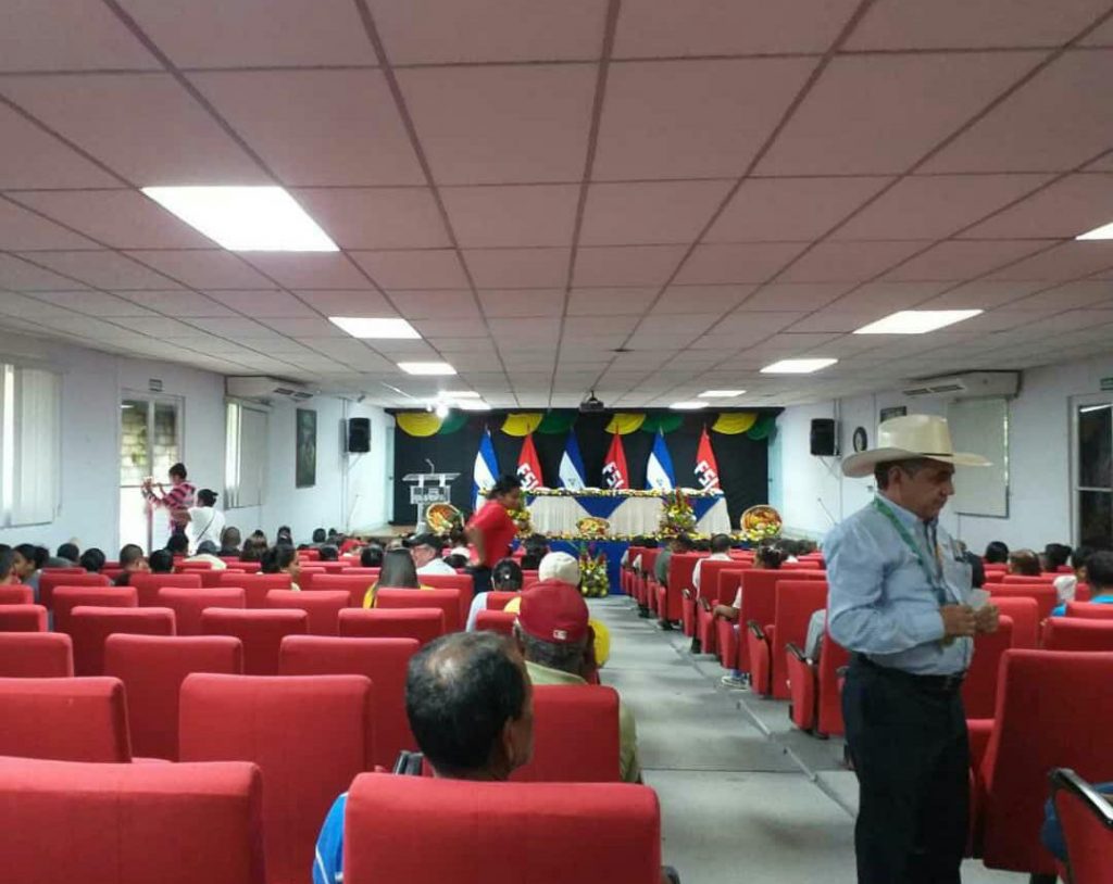 Estudiantes de la UNA denuncian propaganda orteguista y acoso policial en el recinto