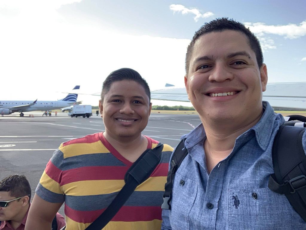 Policía, motorizados y camionetas de civil persiguen a periodistas de la Voz de América