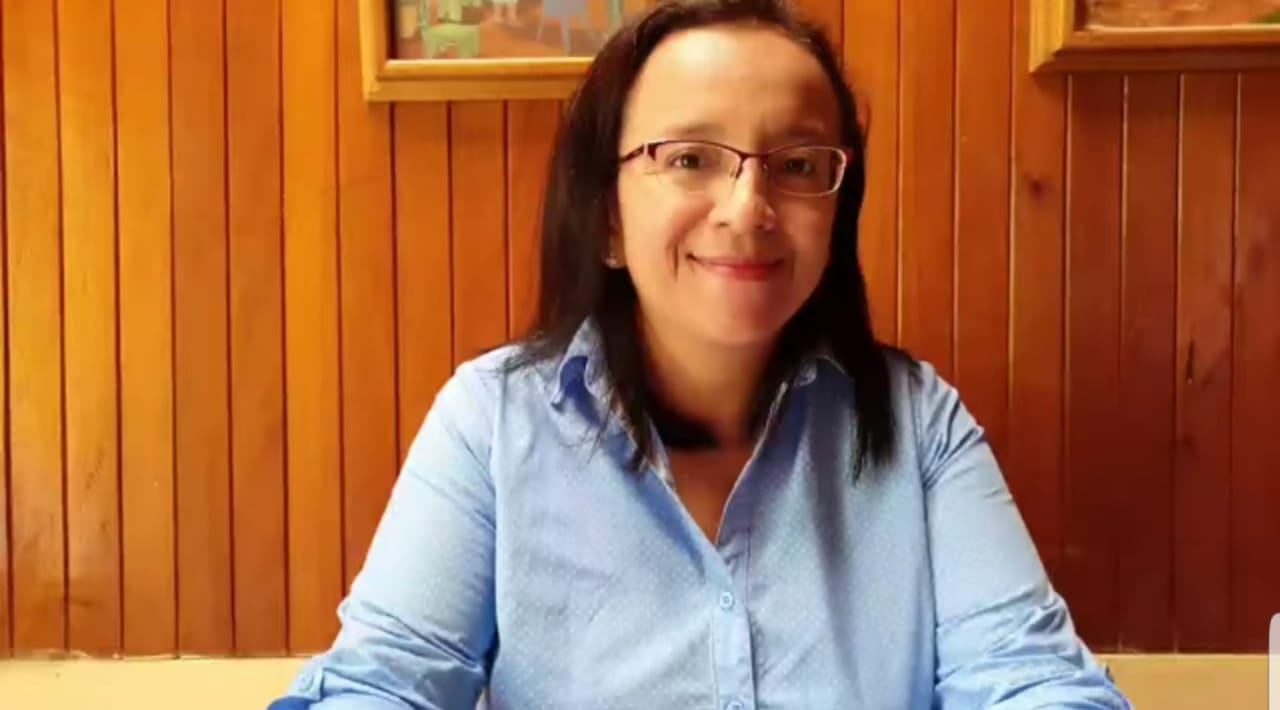 Lucía Pineda: "Las dictaduras caen pero el pueblo y los periodistas quedamos"
