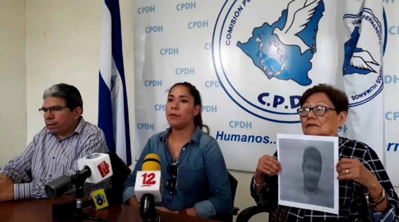 Gabriela García, hija de Bayardo García, denuncia el secuestro ante la CPDH
