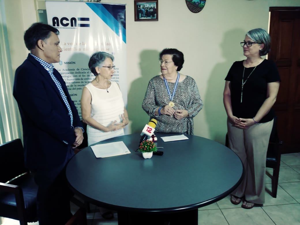 Nicaragua (ACN) entregó hoy un reconocimiento a la presidenta del Cenidh Vilma Núñez de Escorcia. Foto: Cortesía