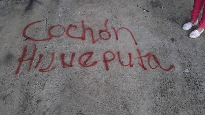 Pinta que realizaron las hordas orteguistas en la casa del exreo político. Foto: Cortesía Nairoby Olivas