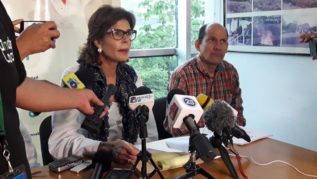 Fundación Violeta Barrios de Chamorro señala al régimen de Ortega por el cierre de END y por la persecución y asedio a periodistas independientes. Foto: Karen Díaz / Artículo 66