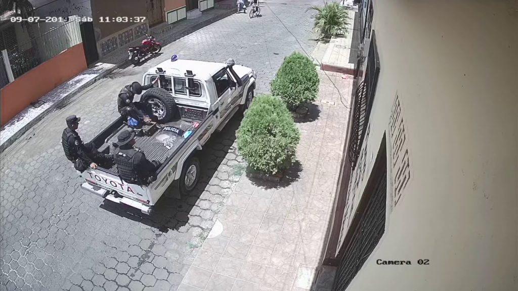 Guardia orteguista asedia las instalaciones de Radio Darío y protege a paramilitares