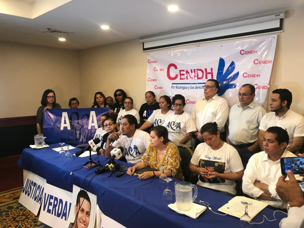 Madres de Abril denuncian profanación en las tumbas de sus familiares e incremento del asedio y persecución en su contra