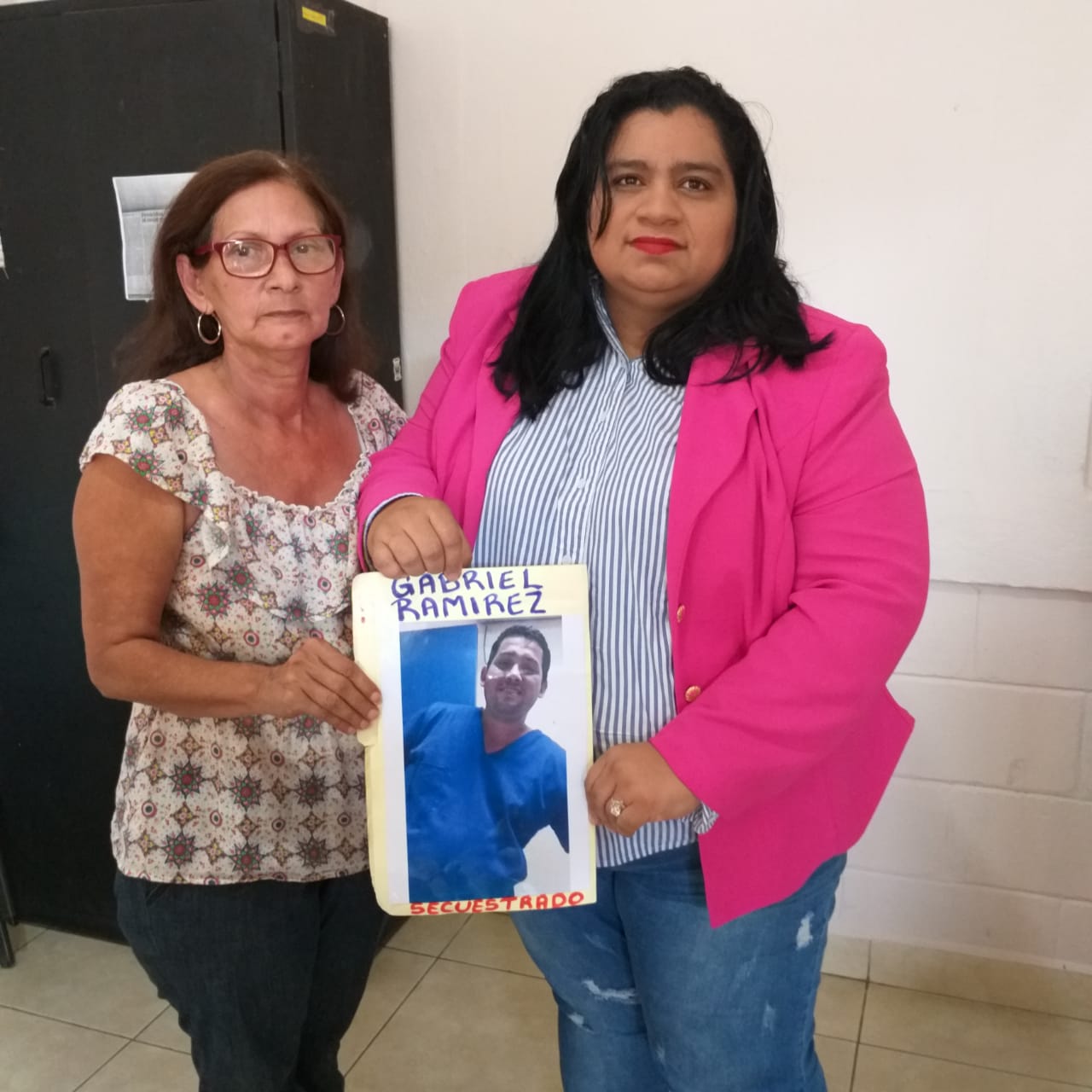 Mamá del preso político, Amy Somarriba junto a la abogada defensora, Yonarqui Martínez. Foto: Cortesía / Artículo 66