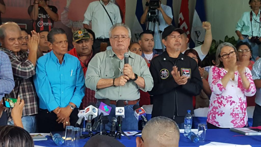 Sindicalista Roberto González arremete contra empresarios y pide cárcel para los que no paguen impuestos