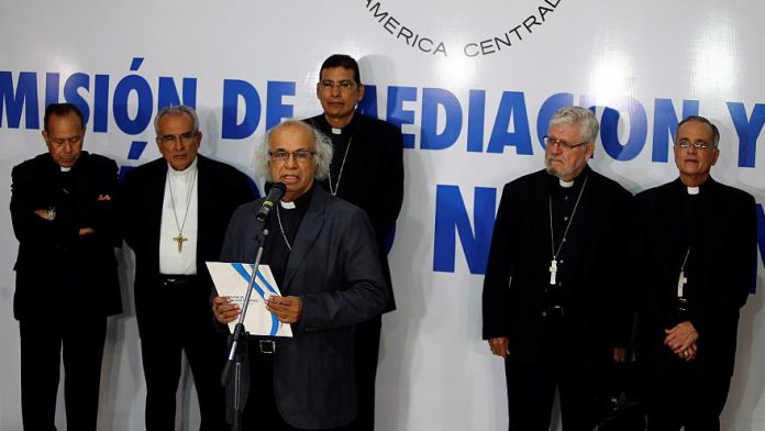 Obispos miembros de la Conferencia Episcopal de Nicaragua durante el intento de la Mesa de Negociación. Foto: Tomada de Internet