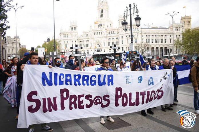 Desde el exilio continúan demandado: "Democracia para Nicaragua" y "libertad para los presos políticos".