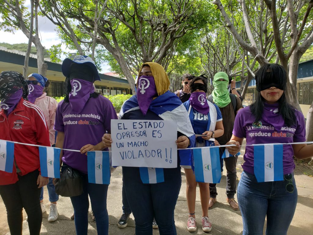 Protesta estudiantil en la UCA: «El Estado represor, es un macho violador»
