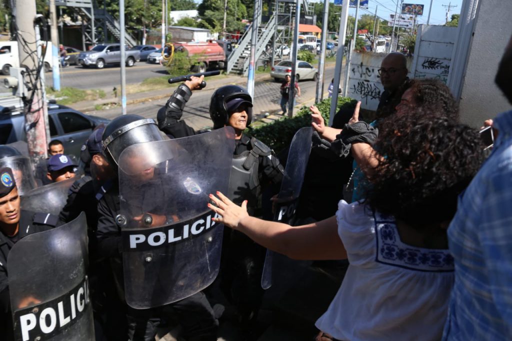 Dictadura pretende imponer a periodistas independientes la "ley del bozal", asegura el padre Edwin Román. Foto: END
