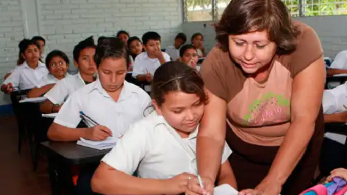 Ocho de cada 10 docentes en Nicaragua son titulados. Foto: Tomada de la web.