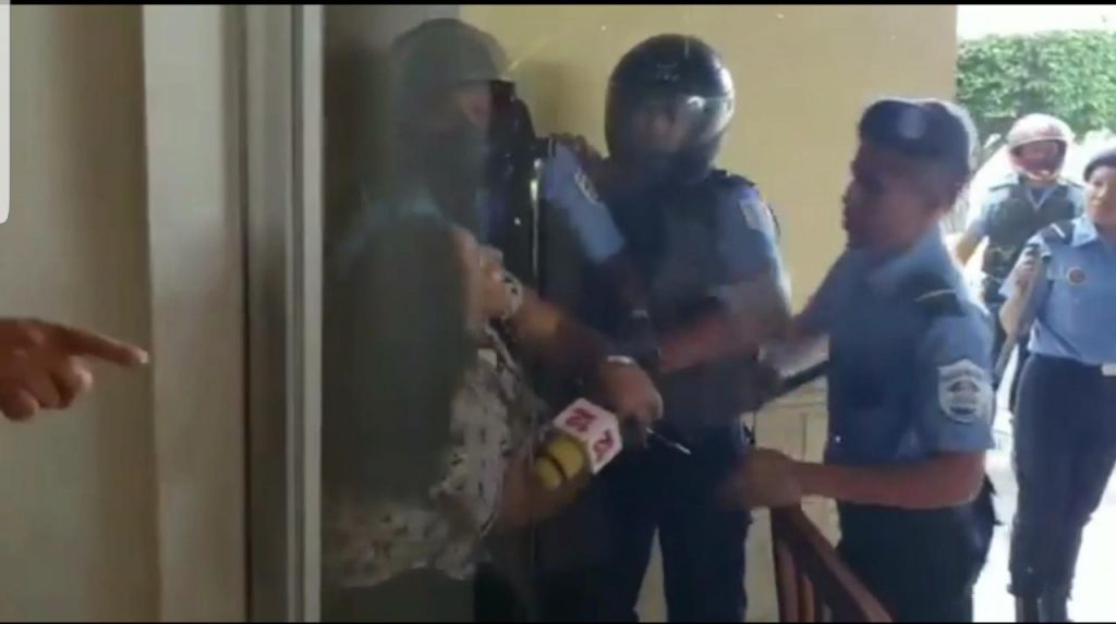 Guardia orteguista reprime y agrede a periodistas y autoconvocados durante un piquete exprés